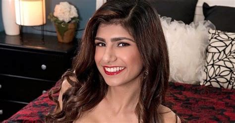 mia khalifa titties|Mia Khalifa Big Tits Vidéos Porno 